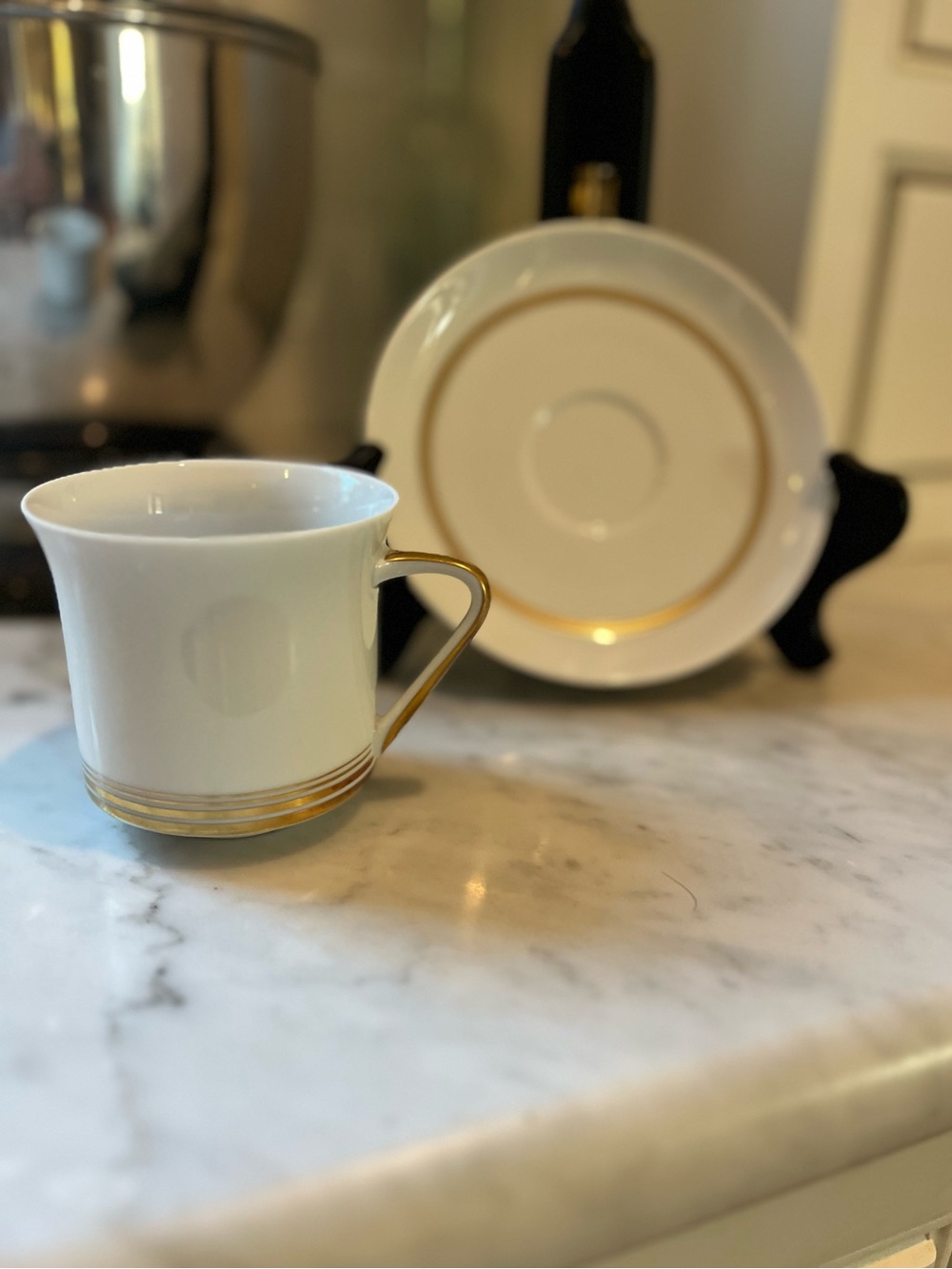 Mid century vintage cream with gold trim set of 6 cups and saucers